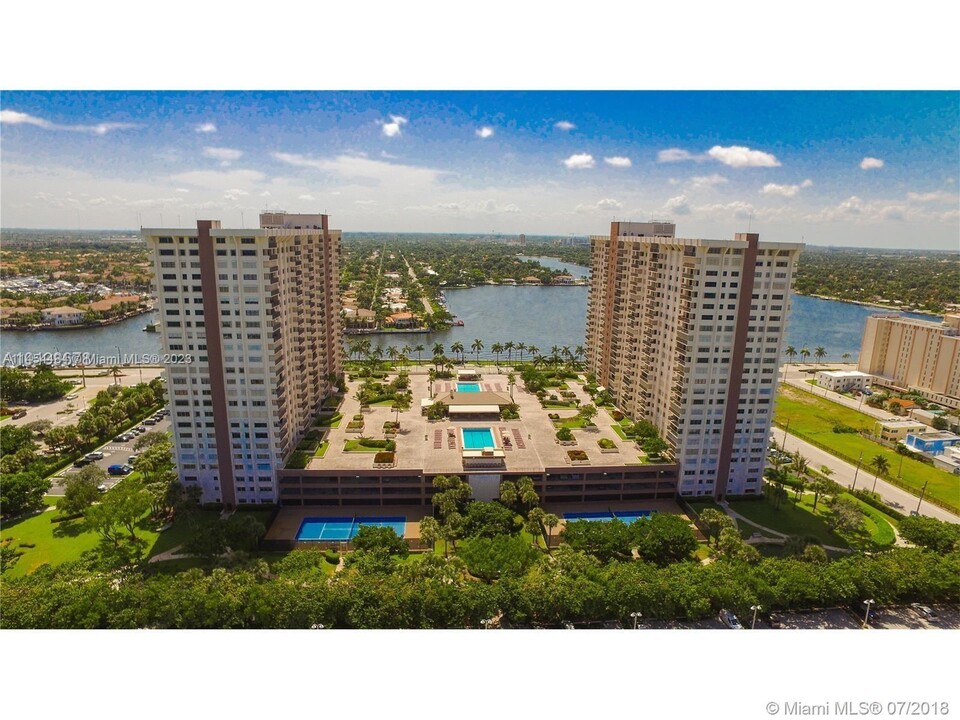 1201 S Ocean Dr, Unit #2306N in Hollywood, FL - Building Photo