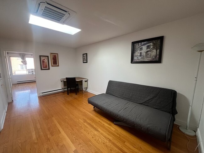 3769 Masson Rue in Montréal, QC - Building Photo - Building Photo