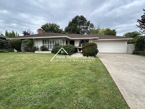 3107 Clairidge Way in Sacramento, CA - Building Photo - Building Photo