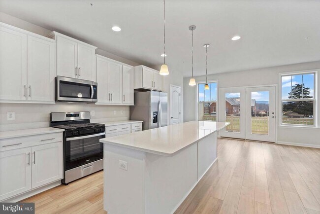 1725 Evansberry Dr in Frederick, MD - Building Photo - Building Photo