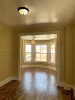 1 Cedar St in Muscatine, IA - Building Photo