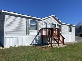 103 Boxwood Ln in Beaver, WV - Building Photo