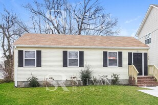 433 Hunlac Ave in Hampton, VA - Building Photo