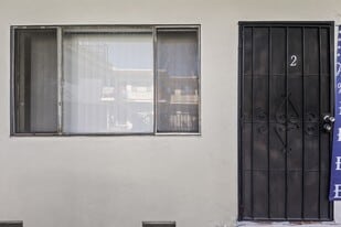 3205 W 60th St in Los Angeles, CA - Building Photo