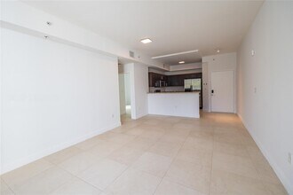 2020 Prairie Ave, Unit 202 in Miami Beach, FL - Building Photo - Building Photo