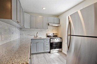 267 Griffith St in Jersey City, NJ - Building Photo