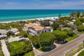 5541 Gulf Of Mexico Dr in Longboat Key, FL - Building Photo - Building Photo