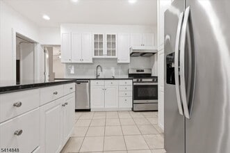 92 George St in Tenafly, NJ - Building Photo - Building Photo