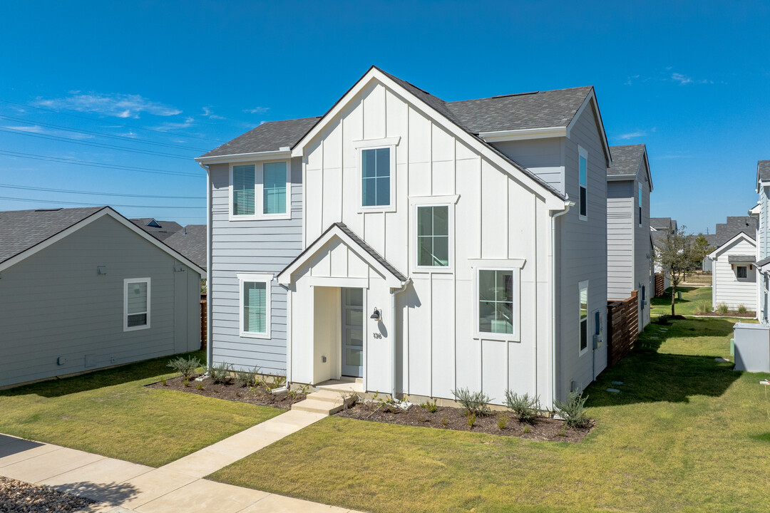 YardHomes®  Parkside in Denton, TX - Foto de edificio