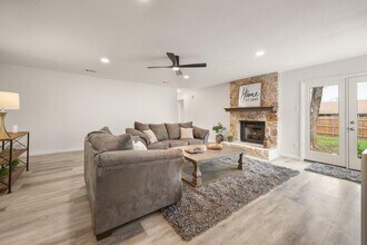 7611 Navarro Pl in Austin, TX - Building Photo - Building Photo