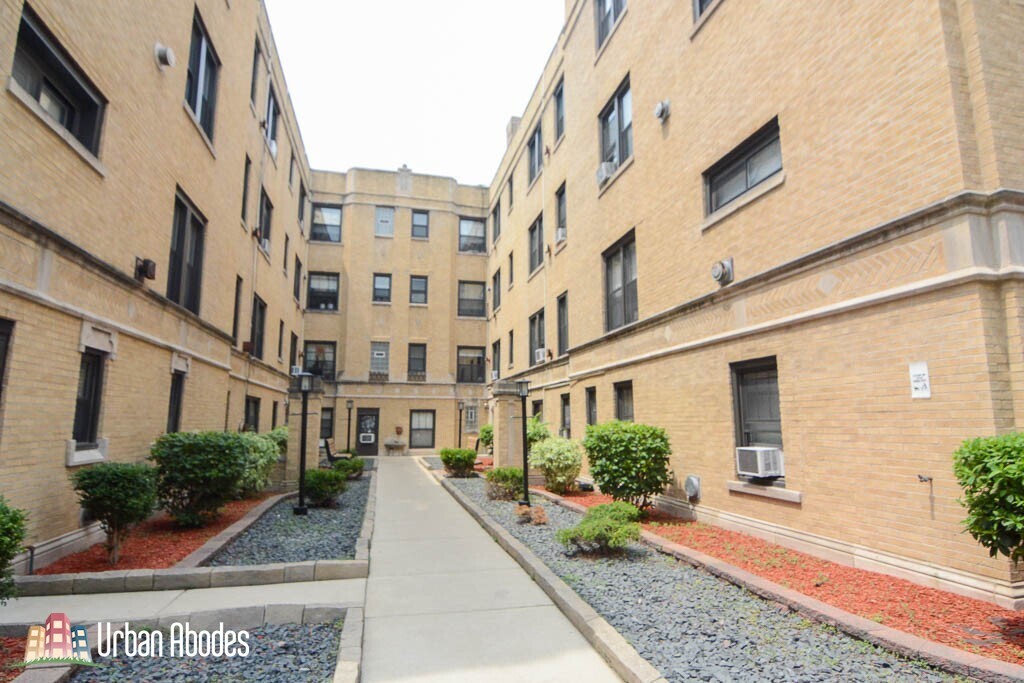 2844 N Orchard St, Unit M614 in Chicago, IL - Foto de edificio