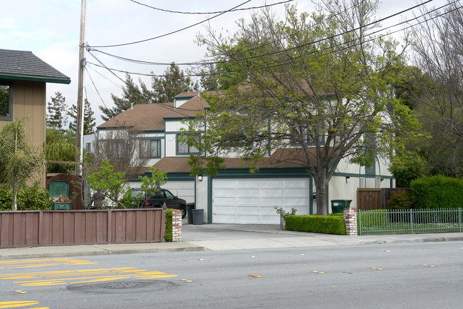 1428 Jefferson Ave in Redwood City, CA - Foto de edificio - Building Photo