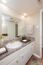 Cliff Highlands in Birmingham, AL - Building Photo - Interior Photo