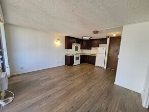 2754 Kuilei St in Honolulu, HI - Building Photo - Building Photo