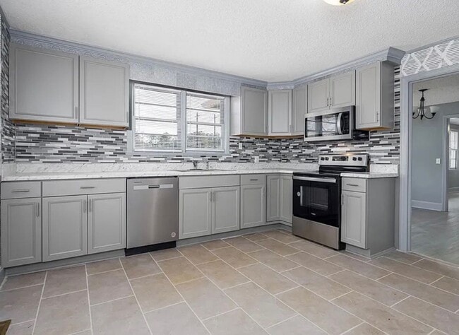 3002 Lawrence Rd in West Columbia, SC - Building Photo - Building Photo