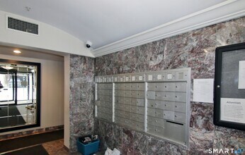 300 Broad St in Stamford, CT - Building Photo - Building Photo