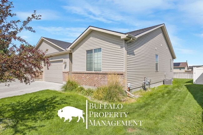 4215 Roy Cir in Ammon, ID - Building Photo - Building Photo