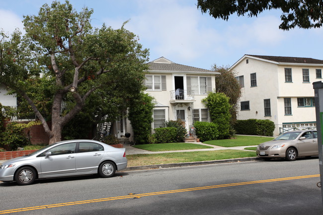 1129 17th St in Santa Monica, CA - Building Photo - Building Photo