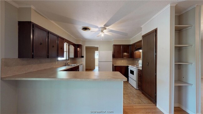 4814 Afton Oaks Dr in College Station, TX - Foto de edificio - Building Photo