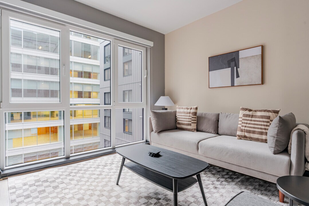 1313 L St NW in Washington, DC - Foto de edificio