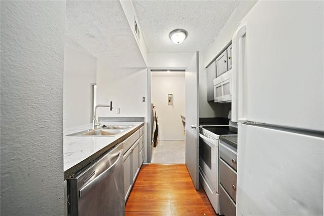 12484 Abrams Rd in Dallas, TX - Building Photo - Building Photo