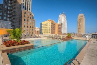 1101 Walnut St, Unit 707 in Kansas City, MO - Building Photo - Building Photo