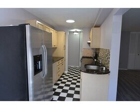 4 Shrewsbury Green Dr-Unit -C in Shrewsbury, MA - Foto de edificio - Building Photo