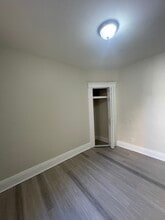 670 Grand St, Unit 2a in Jersey City, NJ - Building Photo - Building Photo