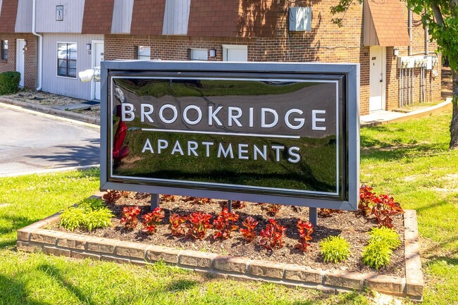 Brookridge Apartments in Decatur, AL - Building Photo - Building Photo