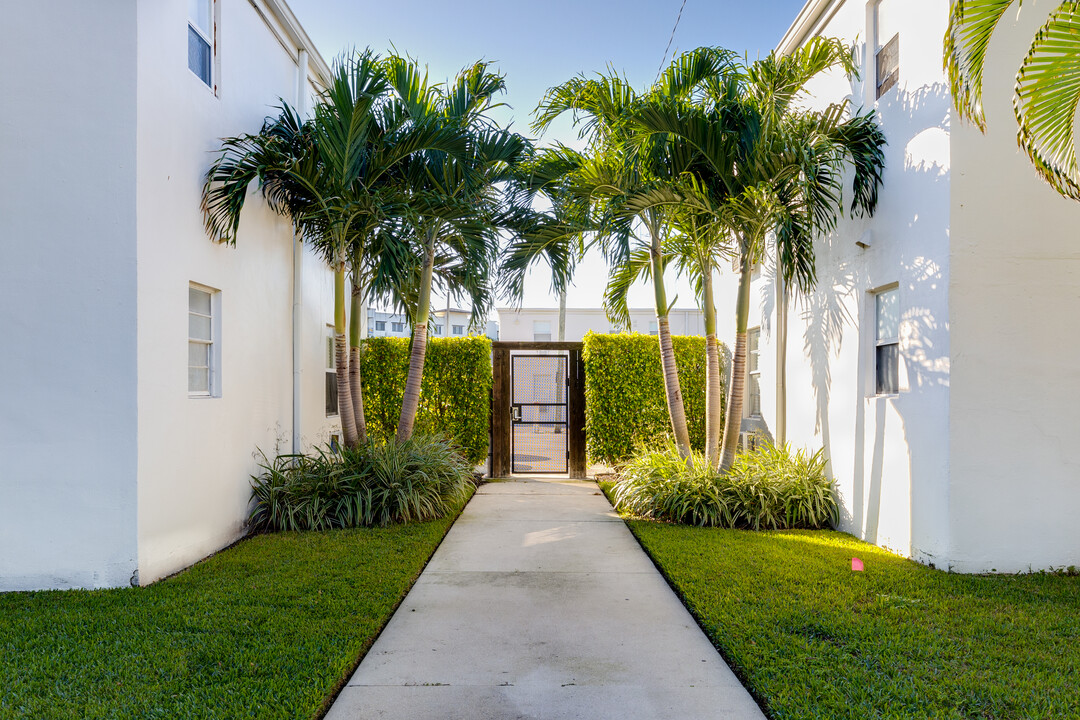 Jade at Olde Naples in Naples, FL - Building Photo