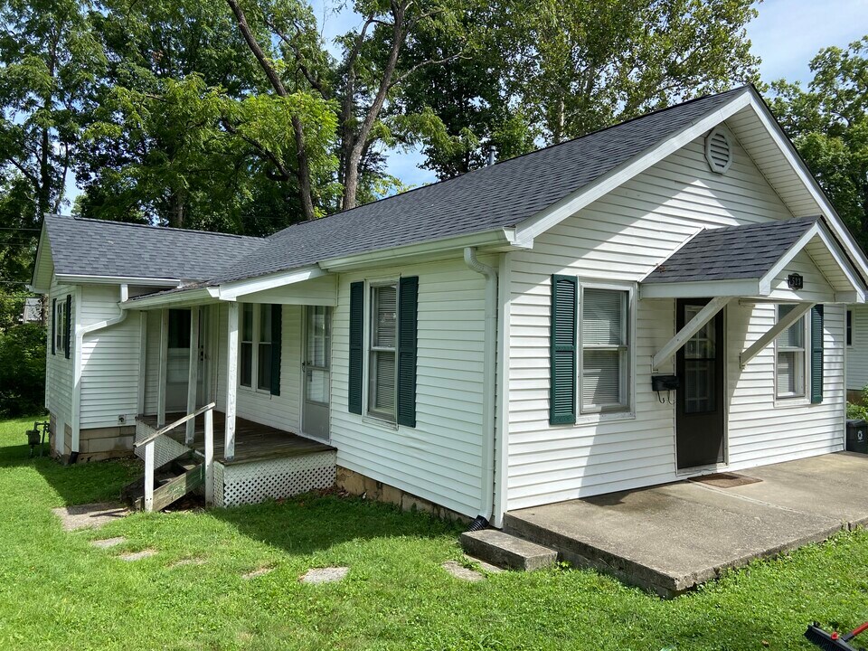 523 S Swain Ave in Bloomington, IN - Building Photo