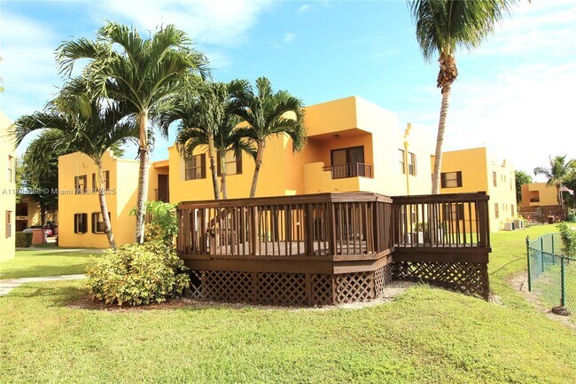686 NW 114th Ave in Miami, FL - Building Photo - Building Photo