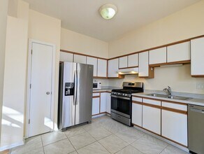 549 Woodcrest Dr in Mundelein, IL - Building Photo - Building Photo