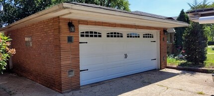 733 Campbell Ave in Chicago Heights, IL - Building Photo - Building Photo