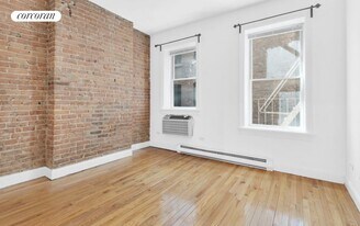 705 9th Ave in New York, NY - Building Photo