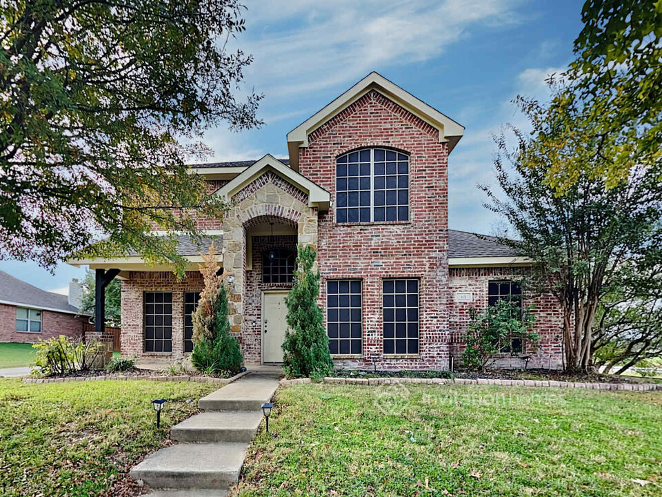 101 Brook Hollow Ln in Red Oak, TX - Building Photo