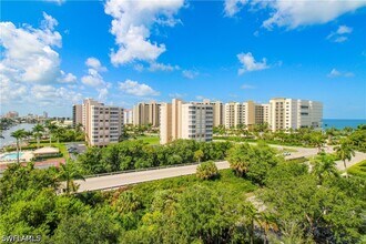35 Bluebill Ave in Naples, FL - Building Photo - Building Photo