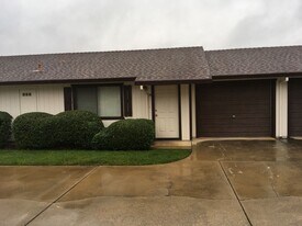 2516 Sabre Ct in Redding, CA - Building Photo