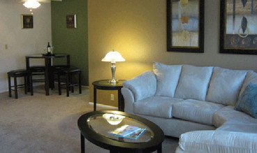 Kensington Pointe Apartments in Madison, WI - Building Photo - Building Photo