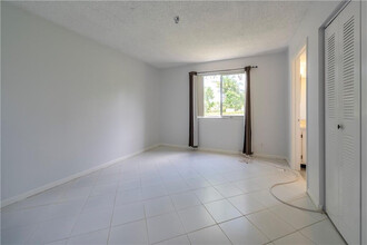 719 Gardens Dr in Pompano Beach, FL - Building Photo - Building Photo