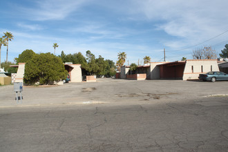 2526 N Richey Blvd in Tucson, AZ - Building Photo - Building Photo