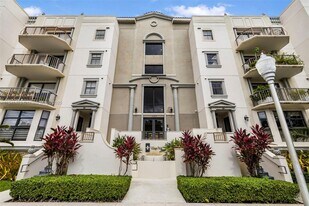 1650 Galiano St, Unit TH5 in Coral Gables, FL - Building Photo