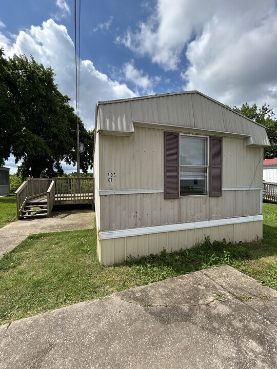 405 Debby St in Oak Grove, KY - Building Photo