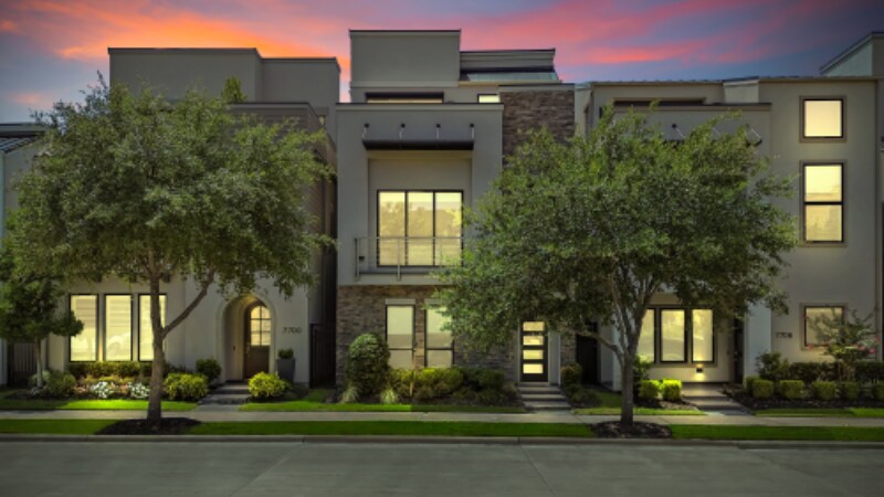 7704 Highcroft Wy in Plano, TX - Building Photo