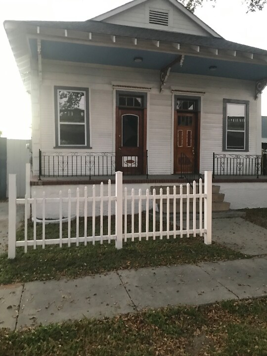 2636 Elysian Fields Ave in New Orleans, LA - Building Photo