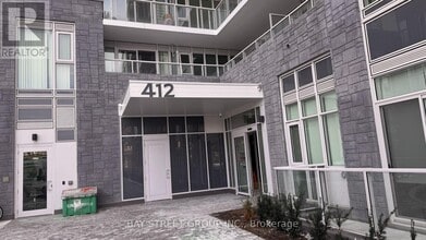 412 Silver Maple Rd in Oakville, ON - Building Photo - Building Photo