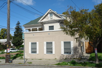 1701 Allston Way in Berkeley, CA - Foto de edificio - Building Photo