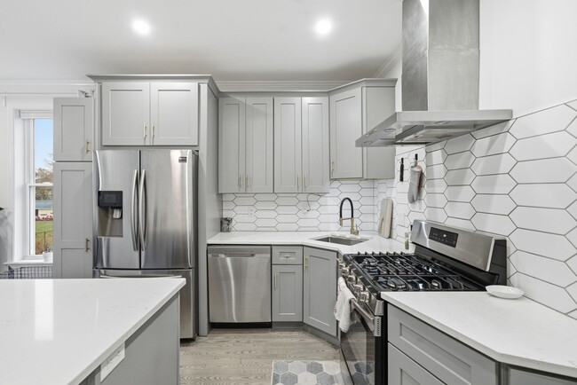 68 Edson St, Unit 2 in Boston, MA - Foto de edificio - Building Photo