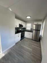 29 Brayton St in West Warwick, RI - Building Photo - Building Photo