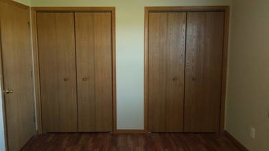 Stoney Meadow Apartments in Valparaiso, IN - Foto de edificio - Building Photo